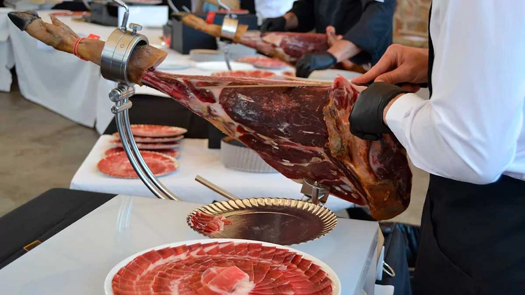 corte y cata del jamon iberico de bellota